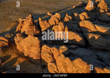 https://mdw-travel-data-us-east-1.s3.amazonaws.com/img/country/Saudi-Arabia/Jabal-Ithlib/img_03.jpg