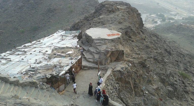 https://mdw-travel-data-us-east-1.s3.amazonaws.com/img/country/Saudi-Arabia/Jabal-al-Nour/img_00.jpg