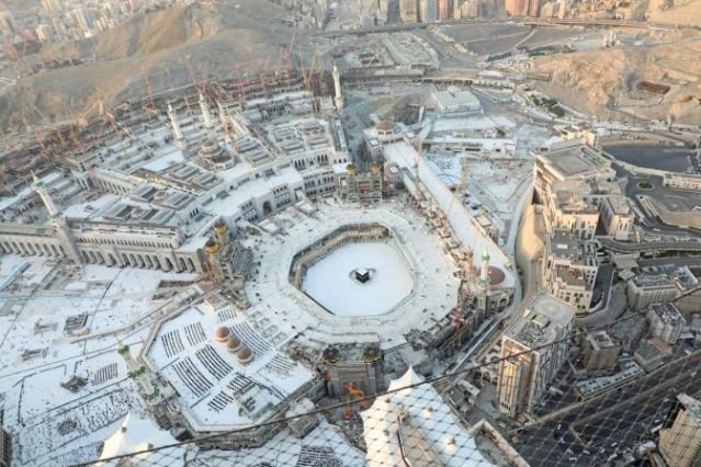 https://mdw-travel-data-us-east-1.s3.amazonaws.com/img/country/Saudi-Arabia/Kaaba/img_02.jpg