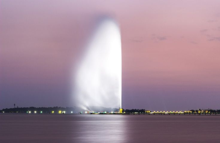 https://mdw-travel-data-us-east-1.s3.amazonaws.com/img/country/Saudi-Arabia/King-Fahd-Fountain-Lake-Park/img_02.jpg