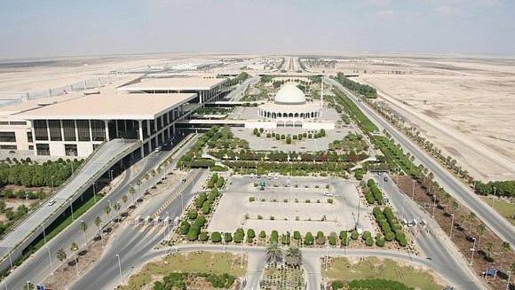 https://mdw-travel-data-us-east-1.s3.amazonaws.com/img/country/Saudi-Arabia/King-Fahd-International-Airport/img_00.jpg