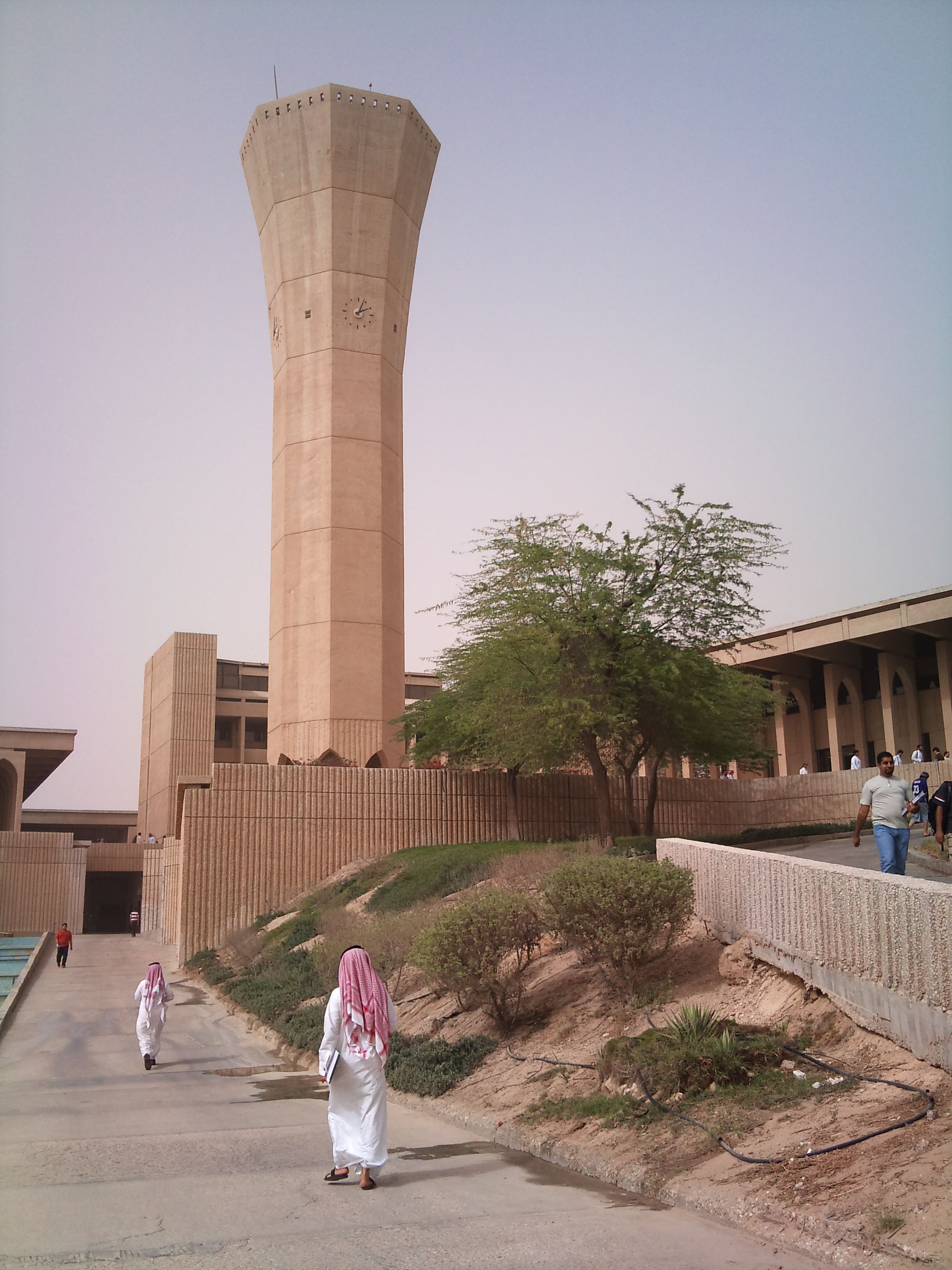 https://mdw-travel-data-us-east-1.s3.amazonaws.com/img/country/Saudi-Arabia/King-Fahd-University-of-Petroleum-and-Minerals/img_03.jpg