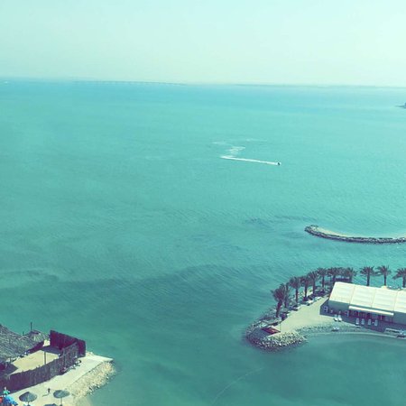 https://mdw-travel-data-us-east-1.s3.amazonaws.com/img/country/Saudi-Arabia/Lagoona-Beach/img_01.jpg