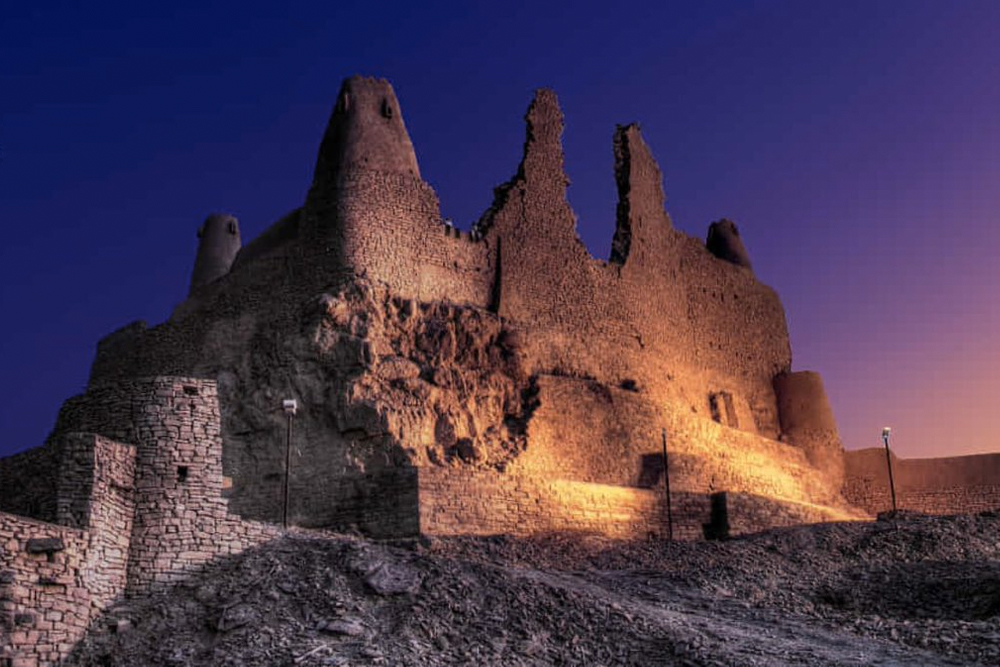 https://mdw-travel-data-us-east-1.s3.amazonaws.com/img/country/Saudi-Arabia/Marid-Castle/img_00.jpg