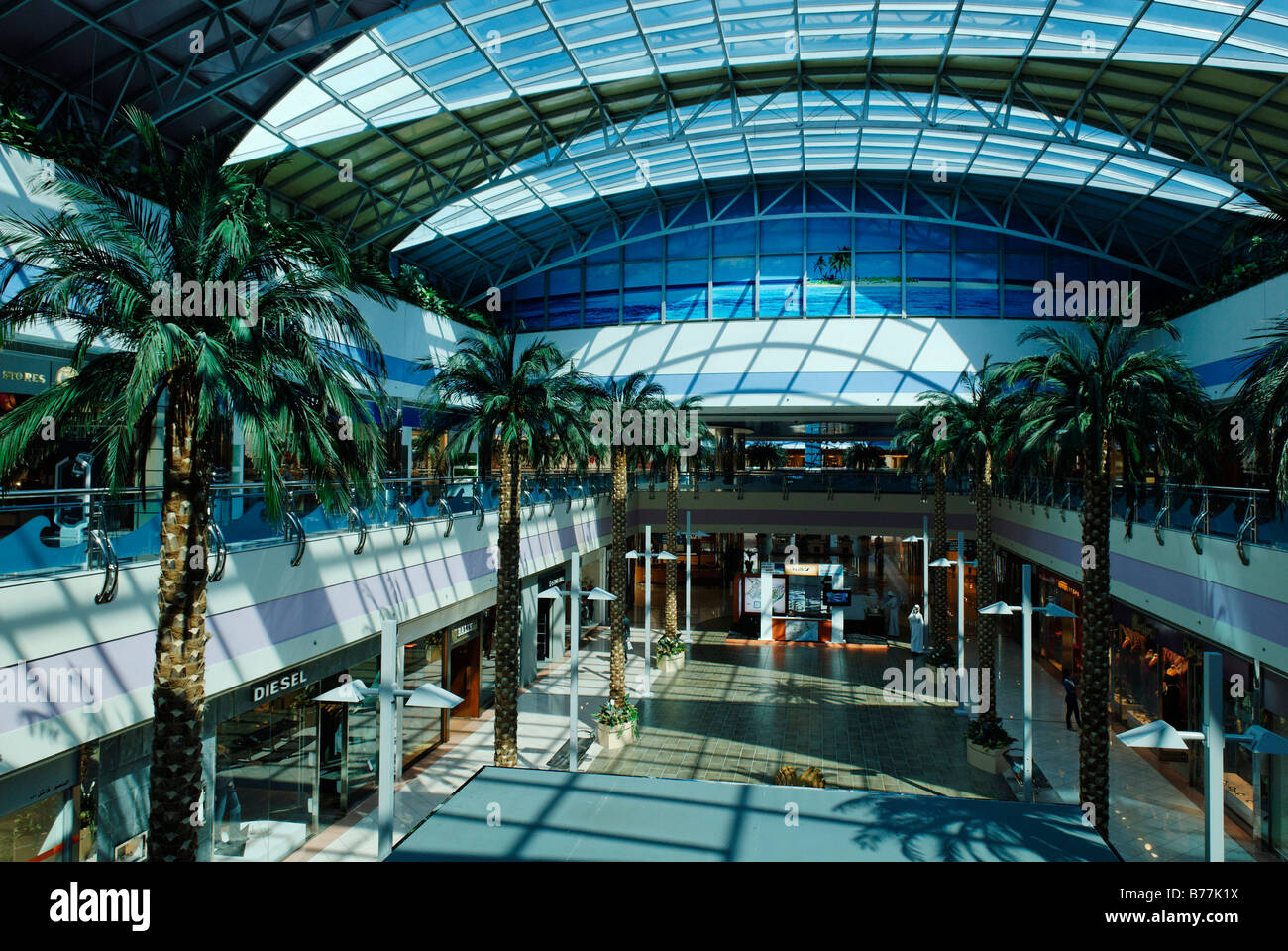 https://mdw-travel-data-us-east-1.s3.amazonaws.com/img/country/Saudi-Arabia/Marina-Mall/img_01.jpg