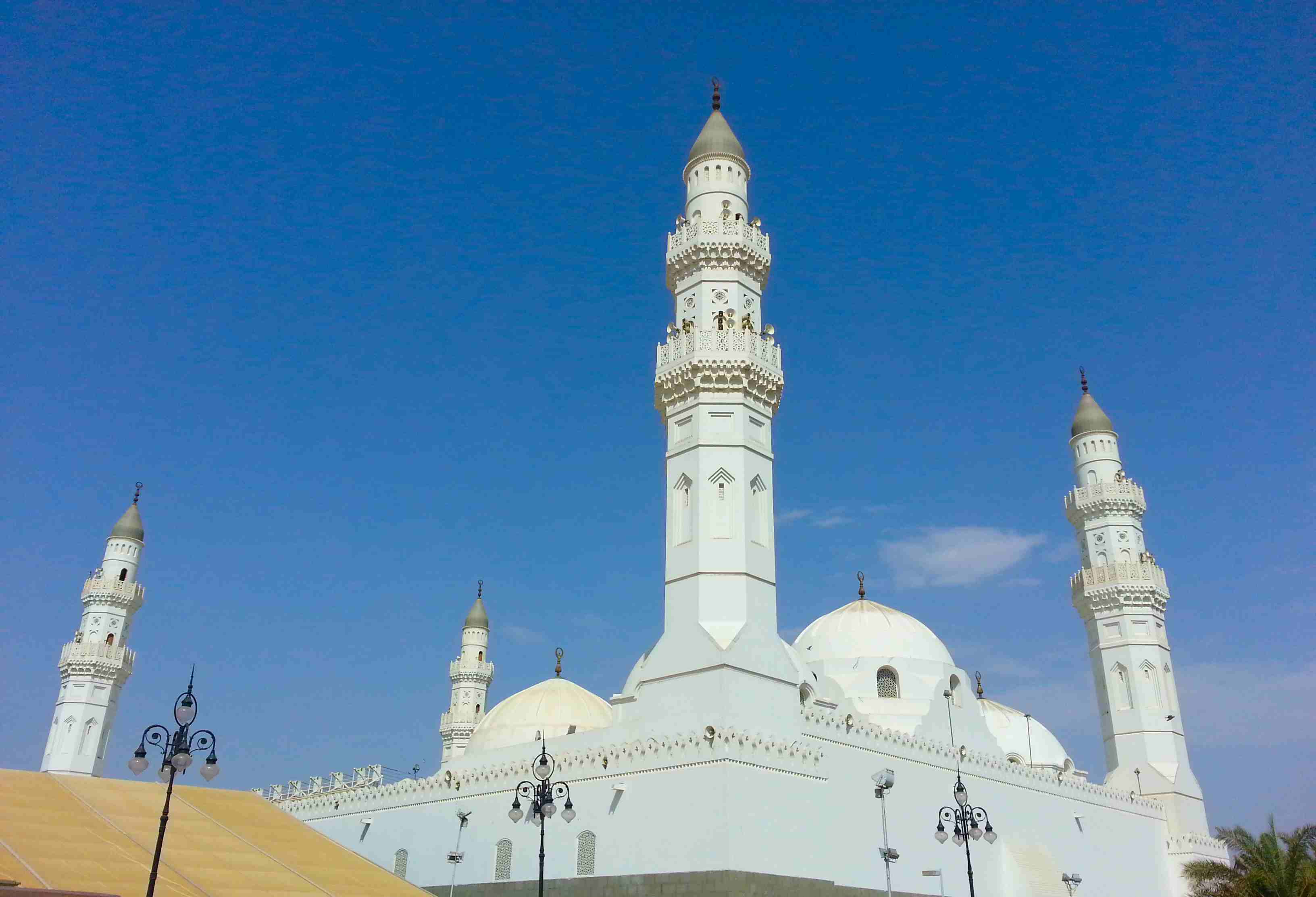 https://mdw-travel-data-us-east-1.s3.amazonaws.com/img/country/Saudi-Arabia/Masjid-Al-Qiblatain/img_03.jpg