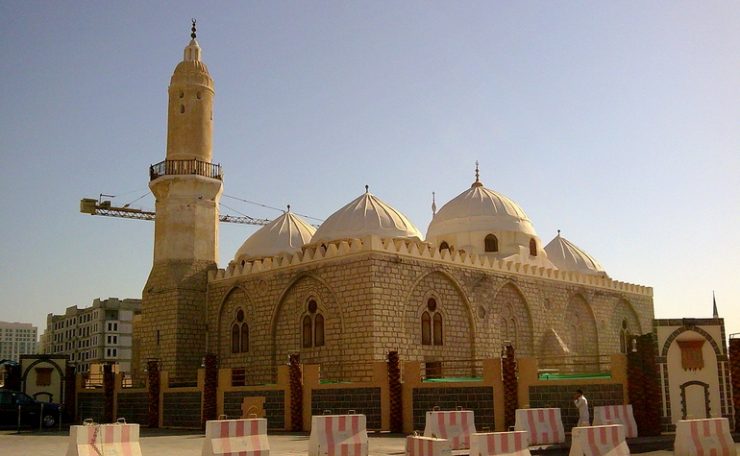 https://mdw-travel-data-us-east-1.s3.amazonaws.com/img/country/Saudi-Arabia/Masjid-Ghamama/img_00.jpg