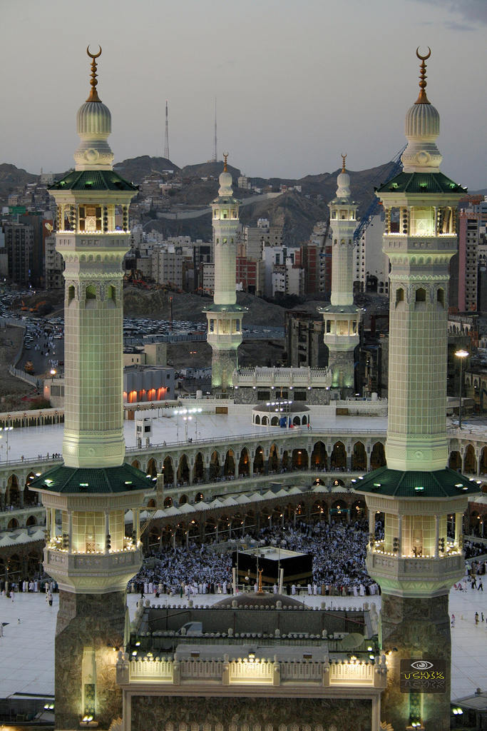 https://mdw-travel-data-us-east-1.s3.amazonaws.com/img/country/Saudi-Arabia/Masjid-al-Haram/img_01.jpg