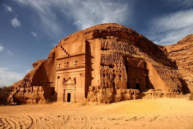 https://mdw-travel-data-us-east-1.s3.amazonaws.com/img/country/Saudi-Arabia/Masmak-Fortress/img_01.jpg
