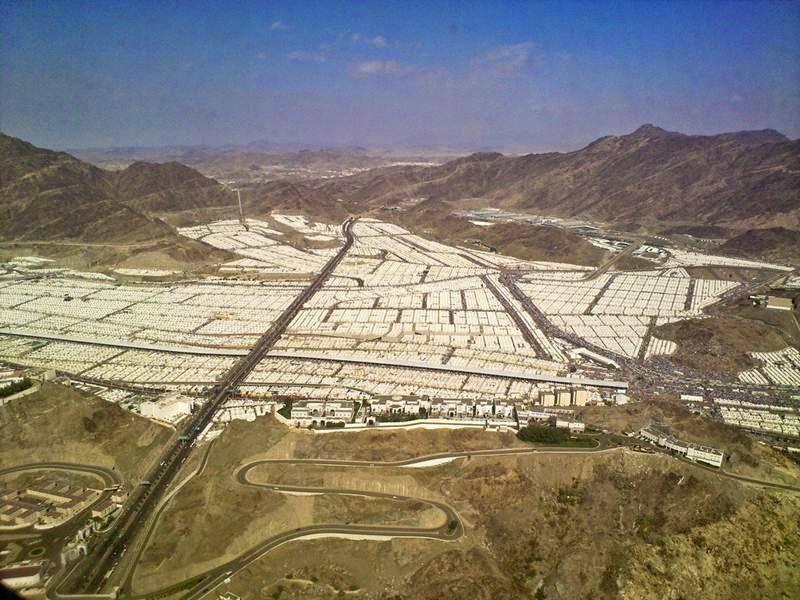 https://mdw-travel-data-us-east-1.s3.amazonaws.com/img/country/Saudi-Arabia/Mina-Tents/img_03.jpg