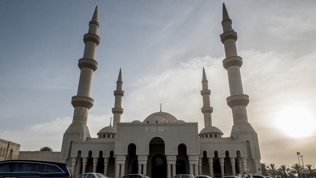 https://mdw-travel-data-us-east-1.s3.amazonaws.com/img/country/Saudi-Arabia/Mohammed-Abdullah-Sharbatly-Mosque/img_02.jpg