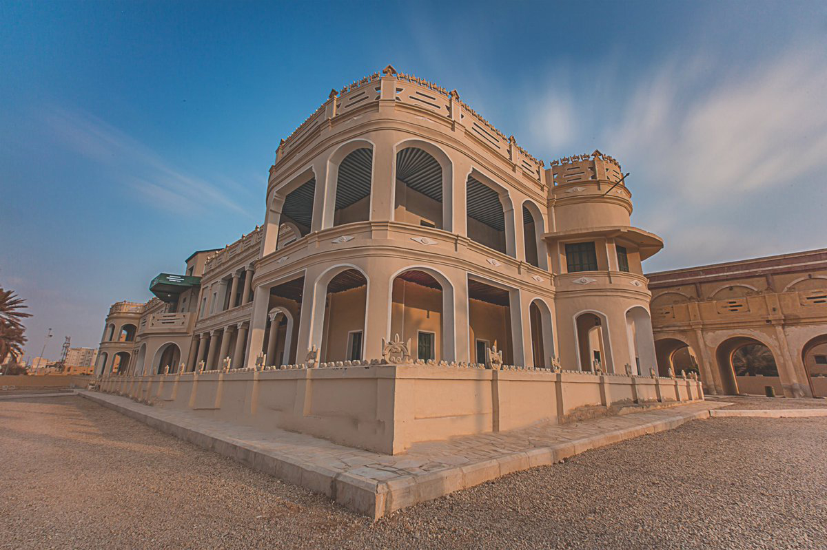 https://mdw-travel-data-us-east-1.s3.amazonaws.com/img/country/Saudi-Arabia/Muhammad-Bin-Abdul-Aziz-Palace-Park/img_00.jpg