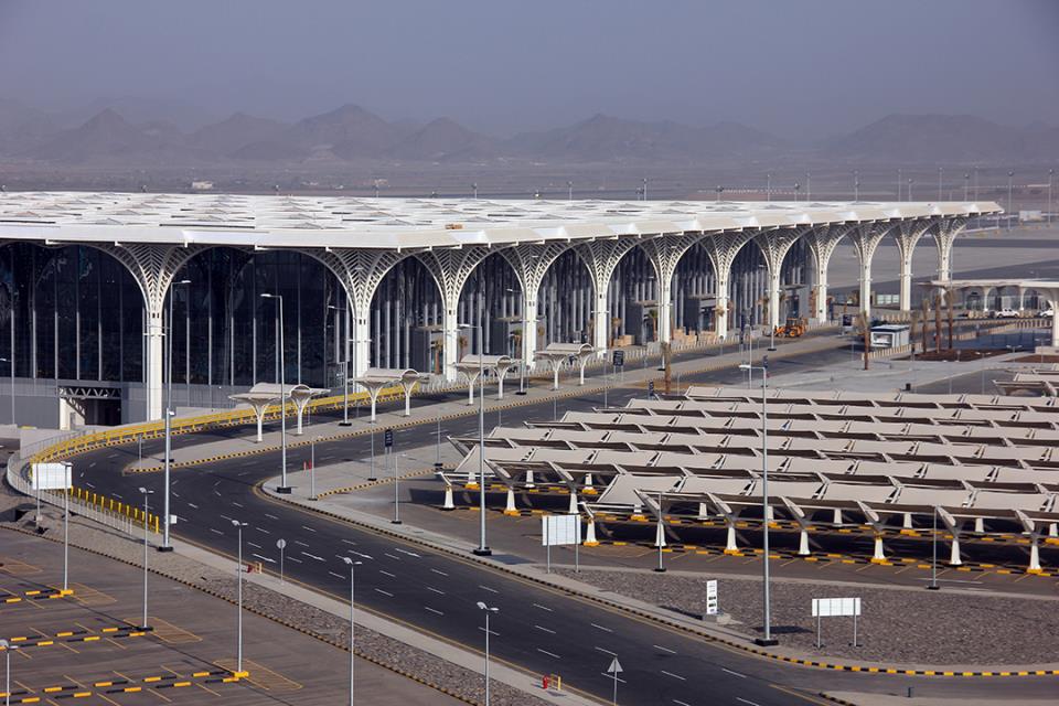 https://mdw-travel-data-us-east-1.s3.amazonaws.com/img/country/Saudi-Arabia/Muhammad-Bin-Abdulaziz-International-Airport/img_03.jpg