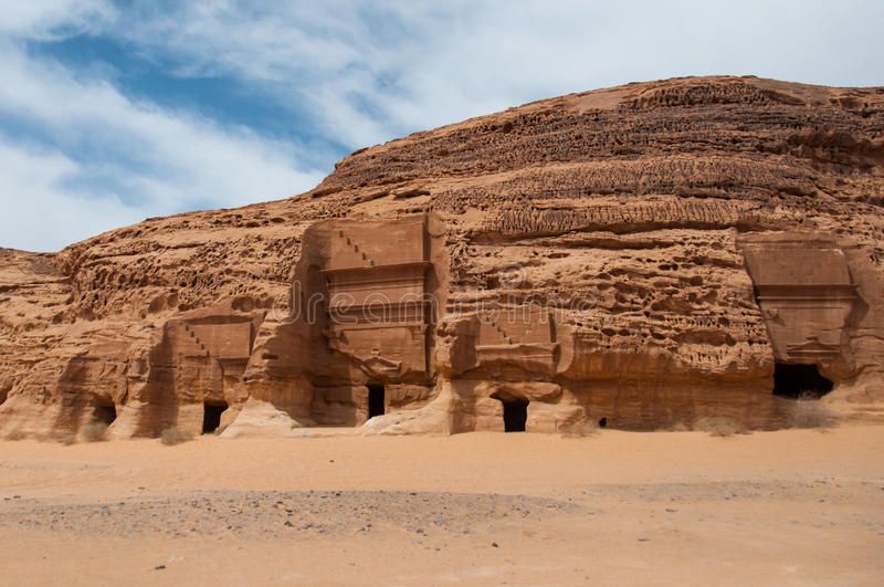 https://mdw-travel-data-us-east-1.s3.amazonaws.com/img/country/Saudi-Arabia/Nabatean-Elephant-Tomb/img_00.jpg