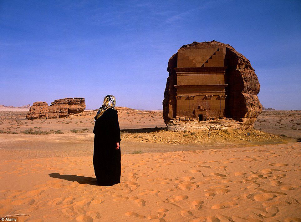 https://mdw-travel-data-us-east-1.s3.amazonaws.com/img/country/Saudi-Arabia/Nabatean-Elephant-Tomb/img_01.jpg