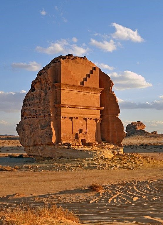 https://mdw-travel-data-us-east-1.s3.amazonaws.com/img/country/Saudi-Arabia/Nabatean-Elephant-Tomb/img_02.jpg