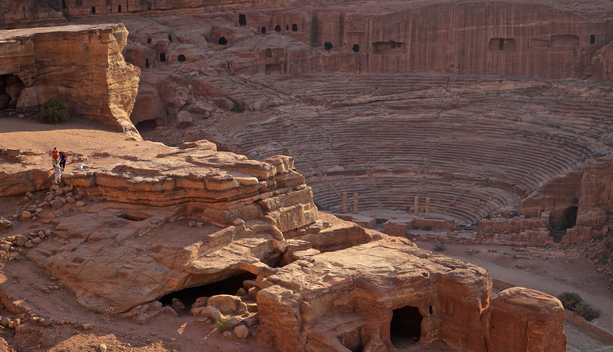 https://mdw-travel-data-us-east-1.s3.amazonaws.com/img/country/Saudi-Arabia/Nabatean-Theater/img_02.jpg