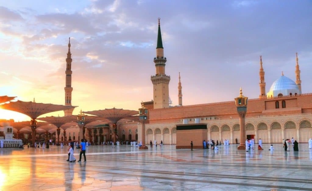 https://mdw-travel-data-us-east-1.s3.amazonaws.com/img/country/Saudi-Arabia/Oasis-Garden/img_01.jpg