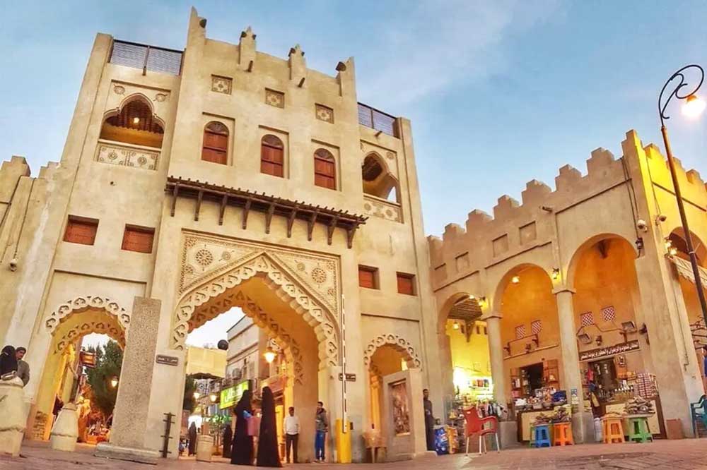 https://mdw-travel-data-us-east-1.s3.amazonaws.com/img/country/Saudi-Arabia/Qaisariah-Souq/img_00.jpg