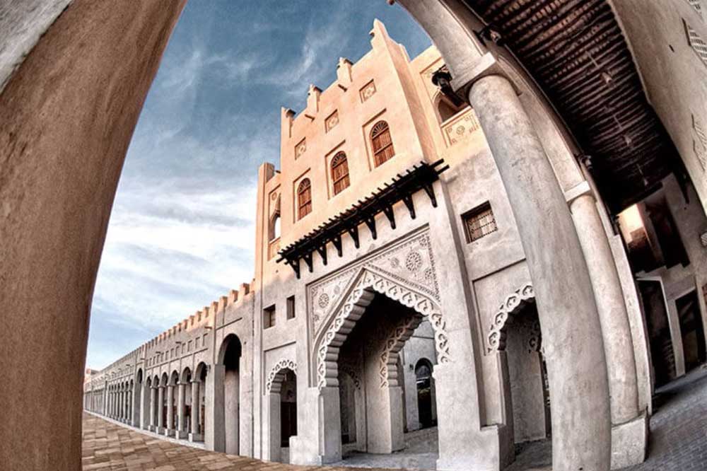 https://mdw-travel-data-us-east-1.s3.amazonaws.com/img/country/Saudi-Arabia/Qaisariah-Souq/img_01.jpg