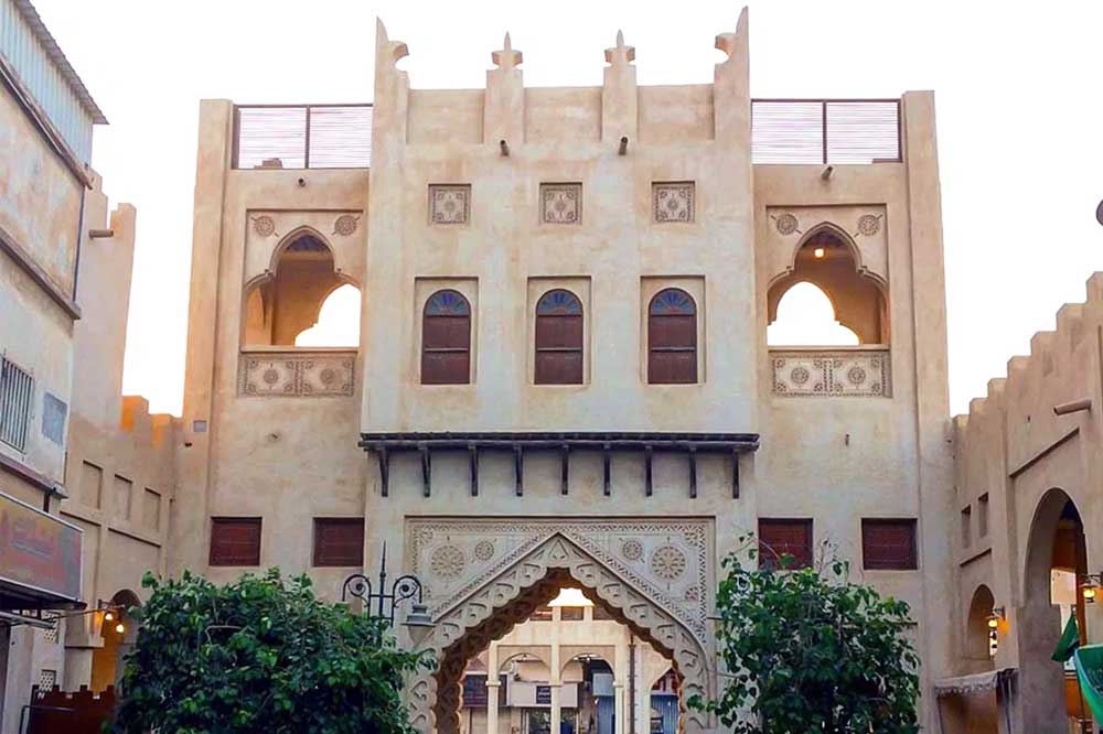 https://mdw-travel-data-us-east-1.s3.amazonaws.com/img/country/Saudi-Arabia/Qaisariah-Souq/img_02.jpg
