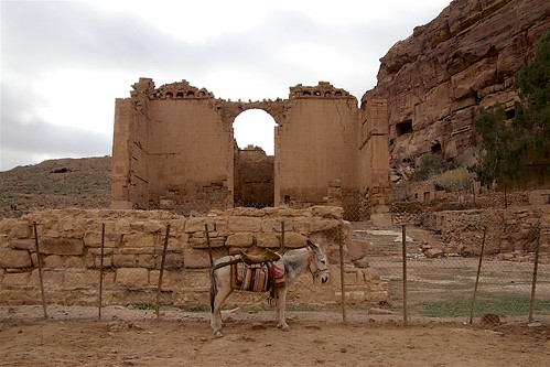 https://mdw-travel-data-us-east-1.s3.amazonaws.com/img/country/Saudi-Arabia/Qasr-al-Bint/img_02.jpg