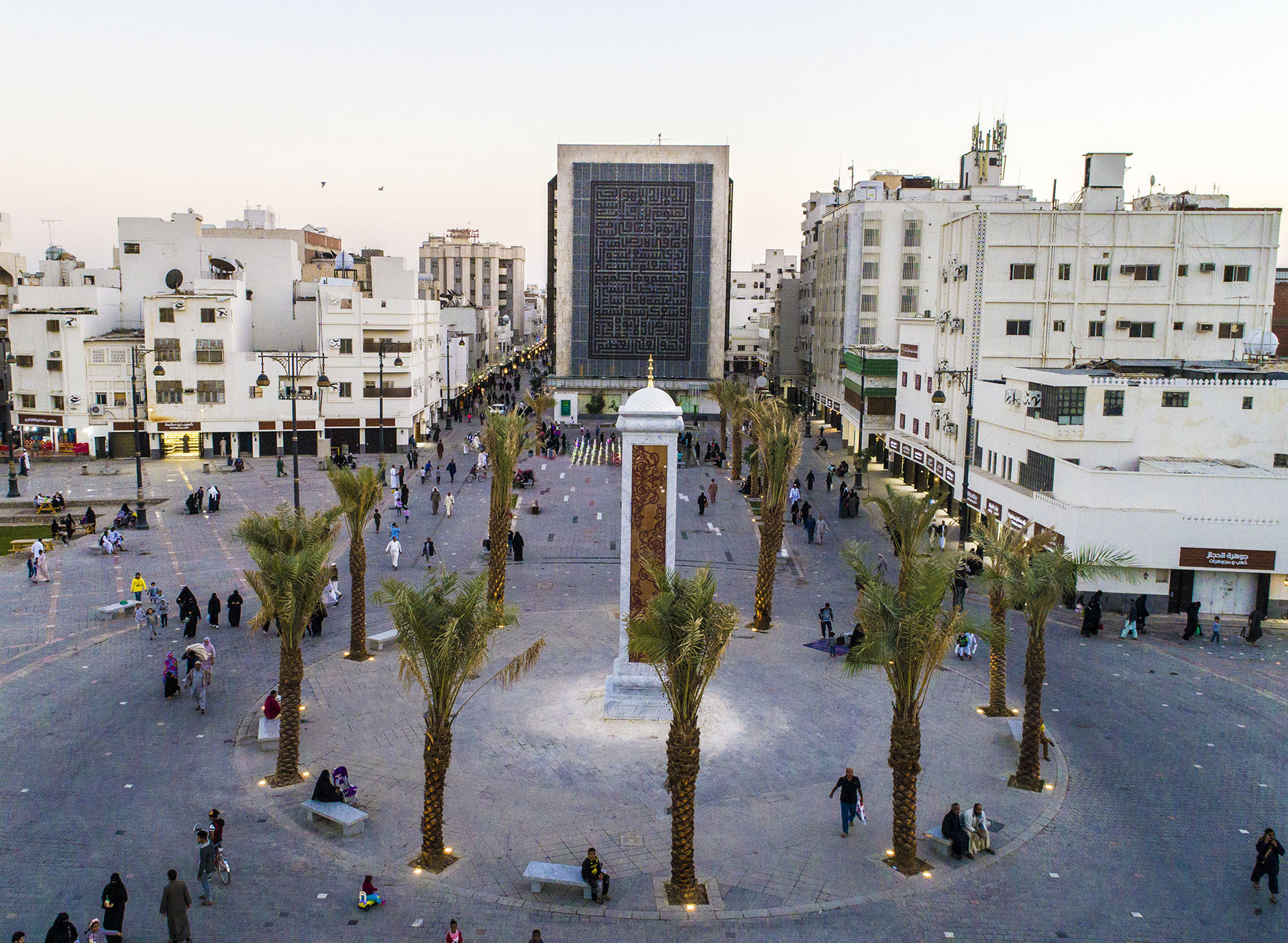 https://mdw-travel-data-us-east-1.s3.amazonaws.com/img/country/Saudi-Arabia/Quba-Boulevard/img_02.jpg