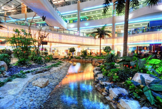 https://mdw-travel-data-us-east-1.s3.amazonaws.com/img/country/Saudi-Arabia/Riyadh-Gallery-Mall/img_03.jpg