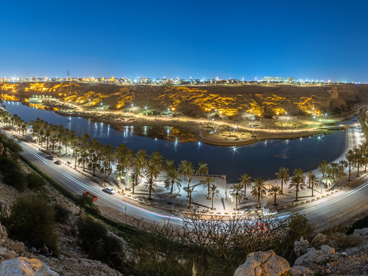 https://mdw-travel-data-us-east-1.s3.amazonaws.com/img/country/Saudi-Arabia/Rudgah-Park/img_03.jpg