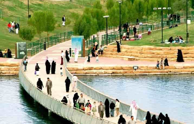 https://mdw-travel-data-us-east-1.s3.amazonaws.com/img/country/Saudi-Arabia/Salam-Park/img_01.jpg