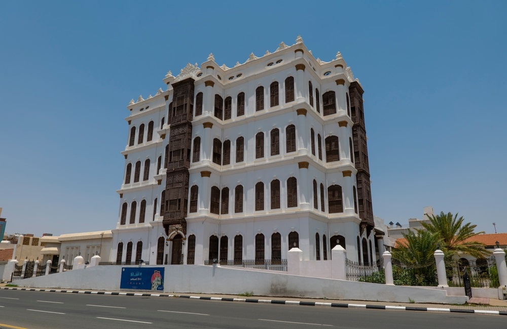 https://mdw-travel-data-us-east-1.s3.amazonaws.com/img/country/Saudi-Arabia/Shubra-Palace-Park/img_03.jpg