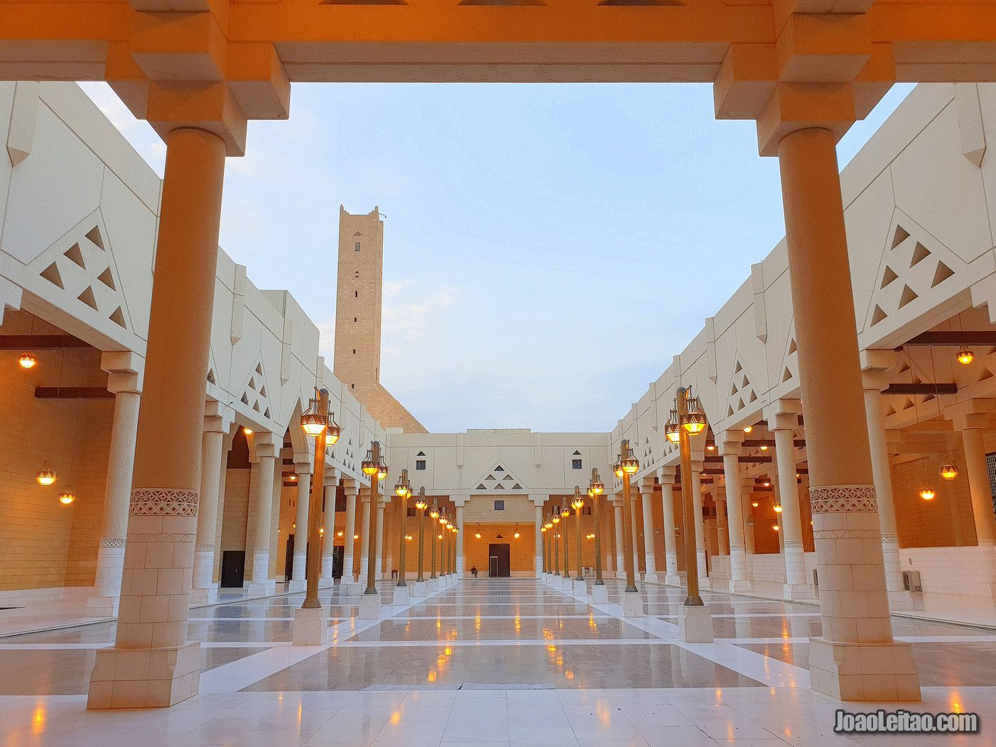 https://mdw-travel-data-us-east-1.s3.amazonaws.com/img/country/Saudi-Arabia/Soudah-Park/img_02.jpg