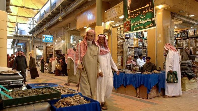 https://mdw-travel-data-us-east-1.s3.amazonaws.com/img/country/Saudi-Arabia/Souq-Al-Zal/img_02.jpg