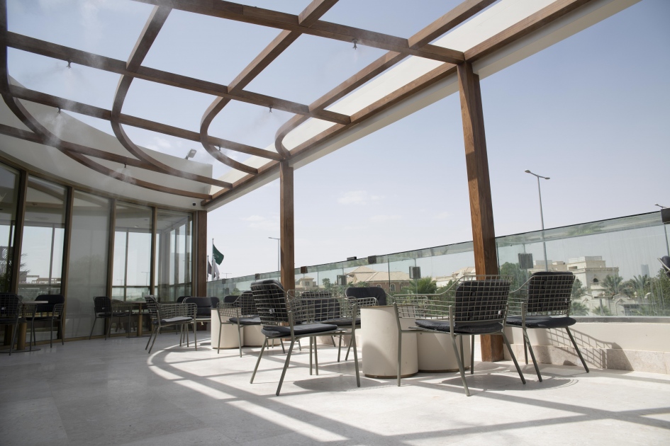 https://mdw-travel-data-us-east-1.s3.amazonaws.com/img/country/Saudi-Arabia/Starbucks---Jubail-Corniche/img_01.jpg