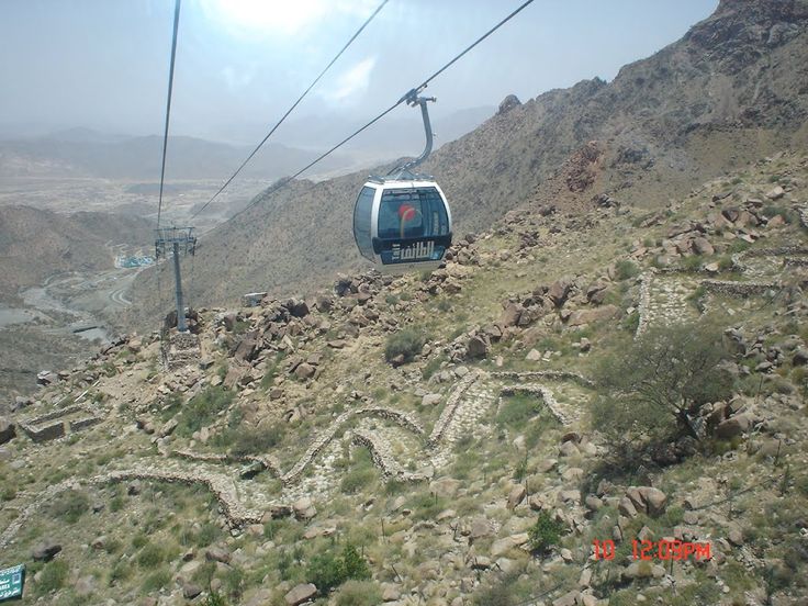 https://mdw-travel-data-us-east-1.s3.amazonaws.com/img/country/Saudi-Arabia/Taif-Cable-Car/img_03.jpg