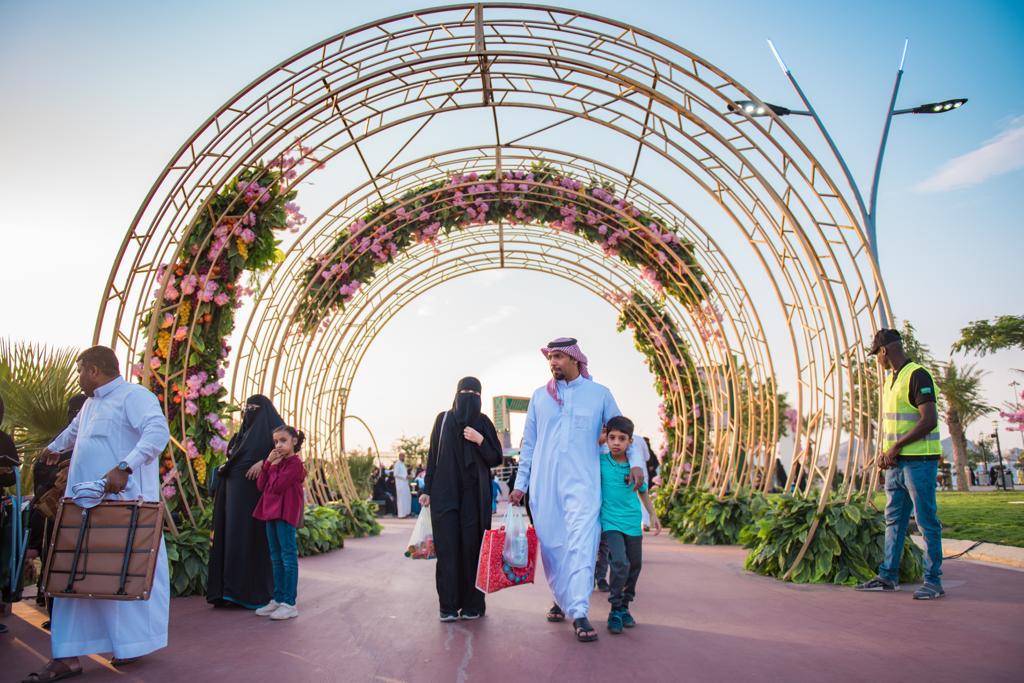 https://mdw-travel-data-us-east-1.s3.amazonaws.com/img/country/Saudi-Arabia/Taif-Heart-Park/img_03.jpg