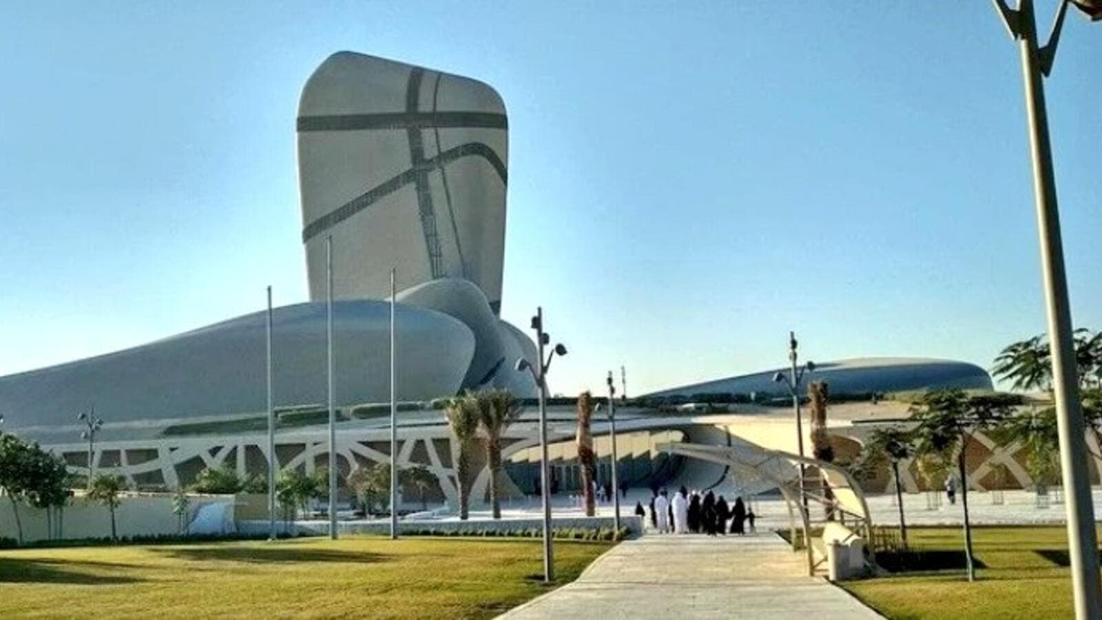 https://mdw-travel-data-us-east-1.s3.amazonaws.com/img/country/Saudi-Arabia/Tayeb-Ismail-Museum/img_01.jpg
