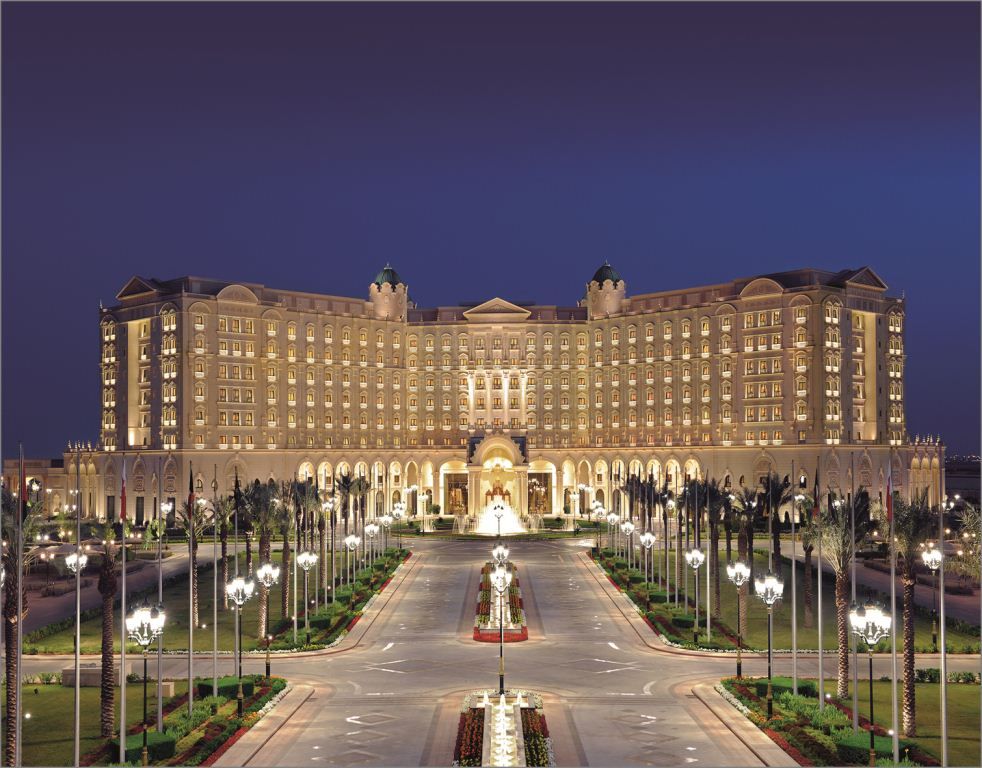 https://mdw-travel-data-us-east-1.s3.amazonaws.com/img/country/Saudi-Arabia/The-Ritz-Carlton-Riyadh/img_01.jpg