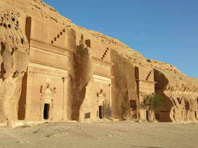 https://mdw-travel-data-us-east-1.s3.amazonaws.com/img/country/Saudi-Arabia/The-Rock-Tombs/img_01.jpg