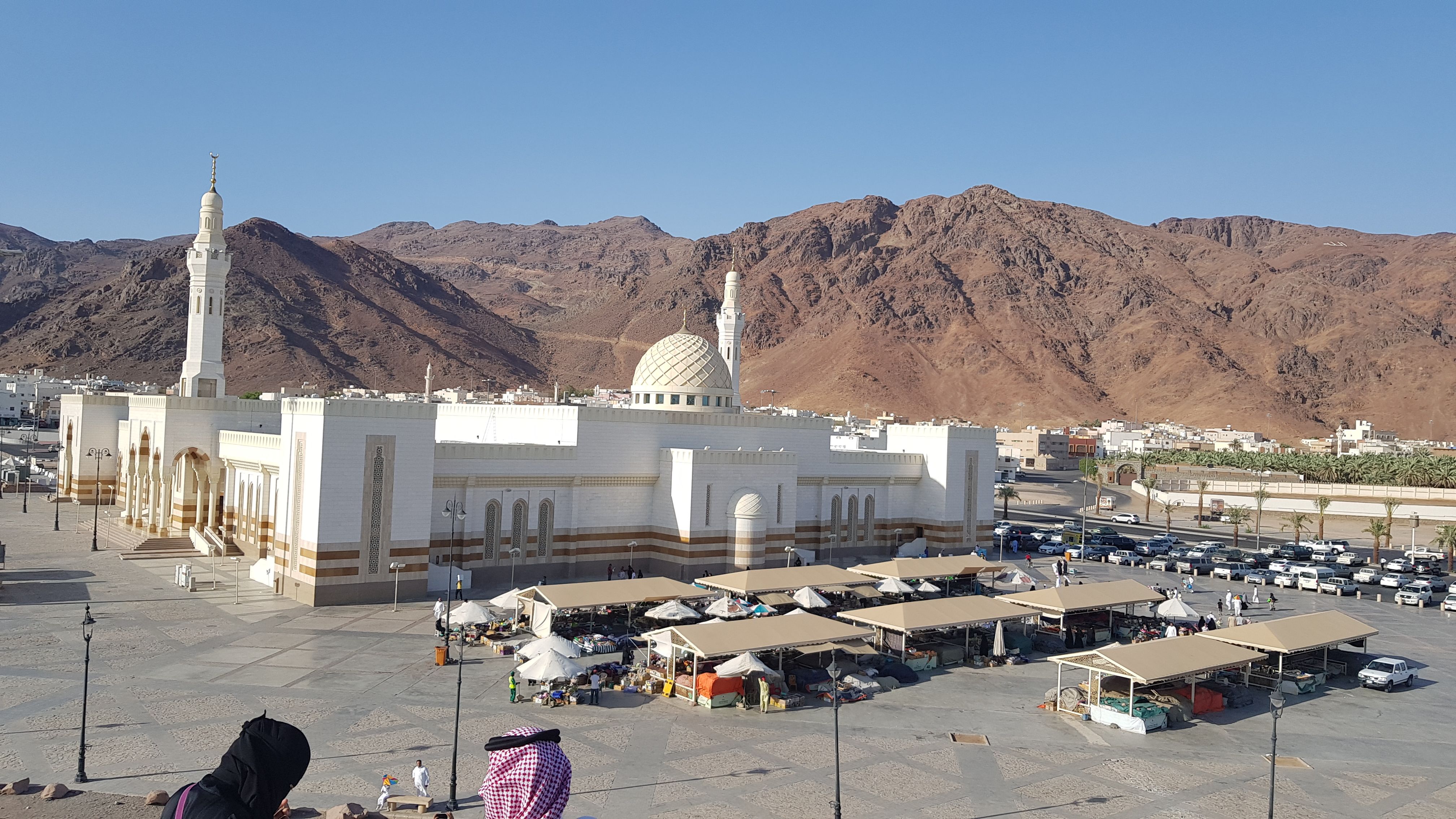 https://mdw-travel-data-us-east-1.s3.amazonaws.com/img/country/Saudi-Arabia/Uhud-Mosque/img_01.jpg