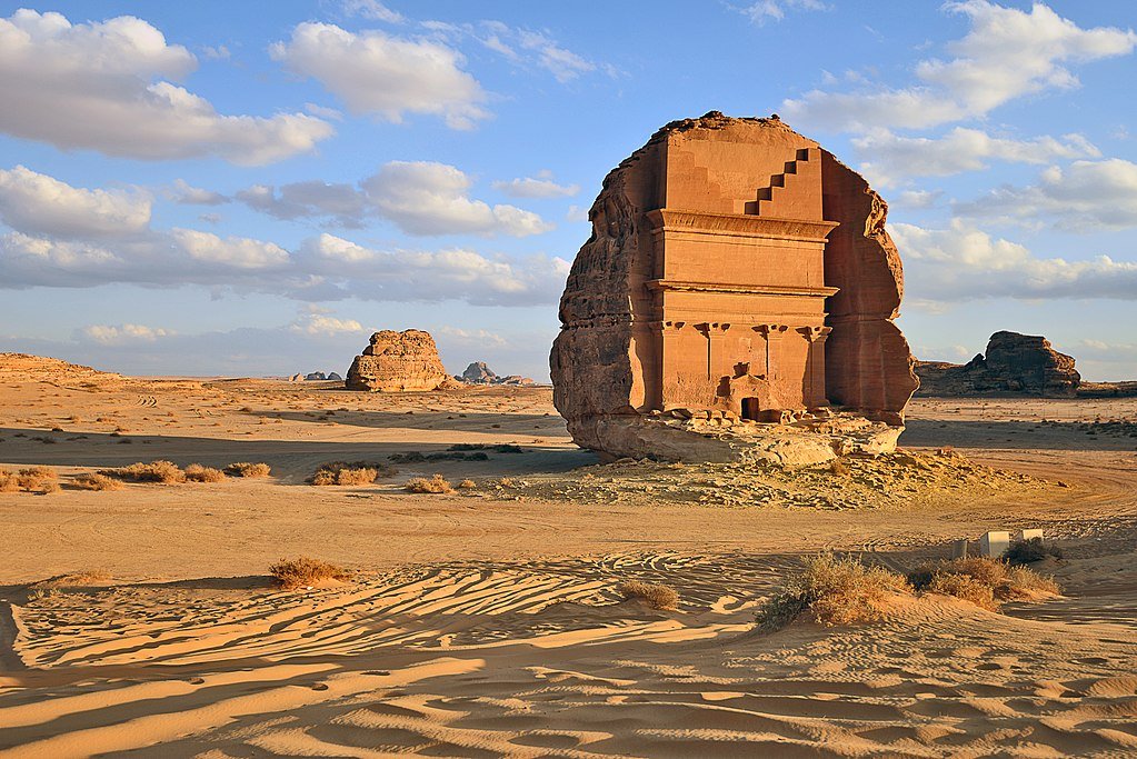 https://mdw-travel-data-us-east-1.s3.amazonaws.com/img/country/Saudi-Arabia/Umm-Daraj/img_01.jpg