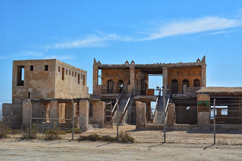 https://mdw-travel-data-us-east-1.s3.amazonaws.com/img/country/Saudi-Arabia/Uqair-Beach/img_00.jpg