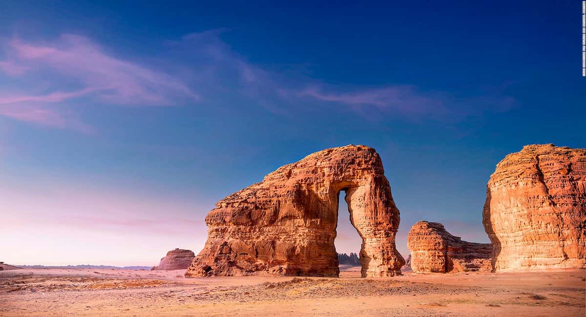 https://mdw-travel-data-us-east-1.s3.amazonaws.com/img/country/Saudi-Arabia/Venicia-Mall/img_01.jpg