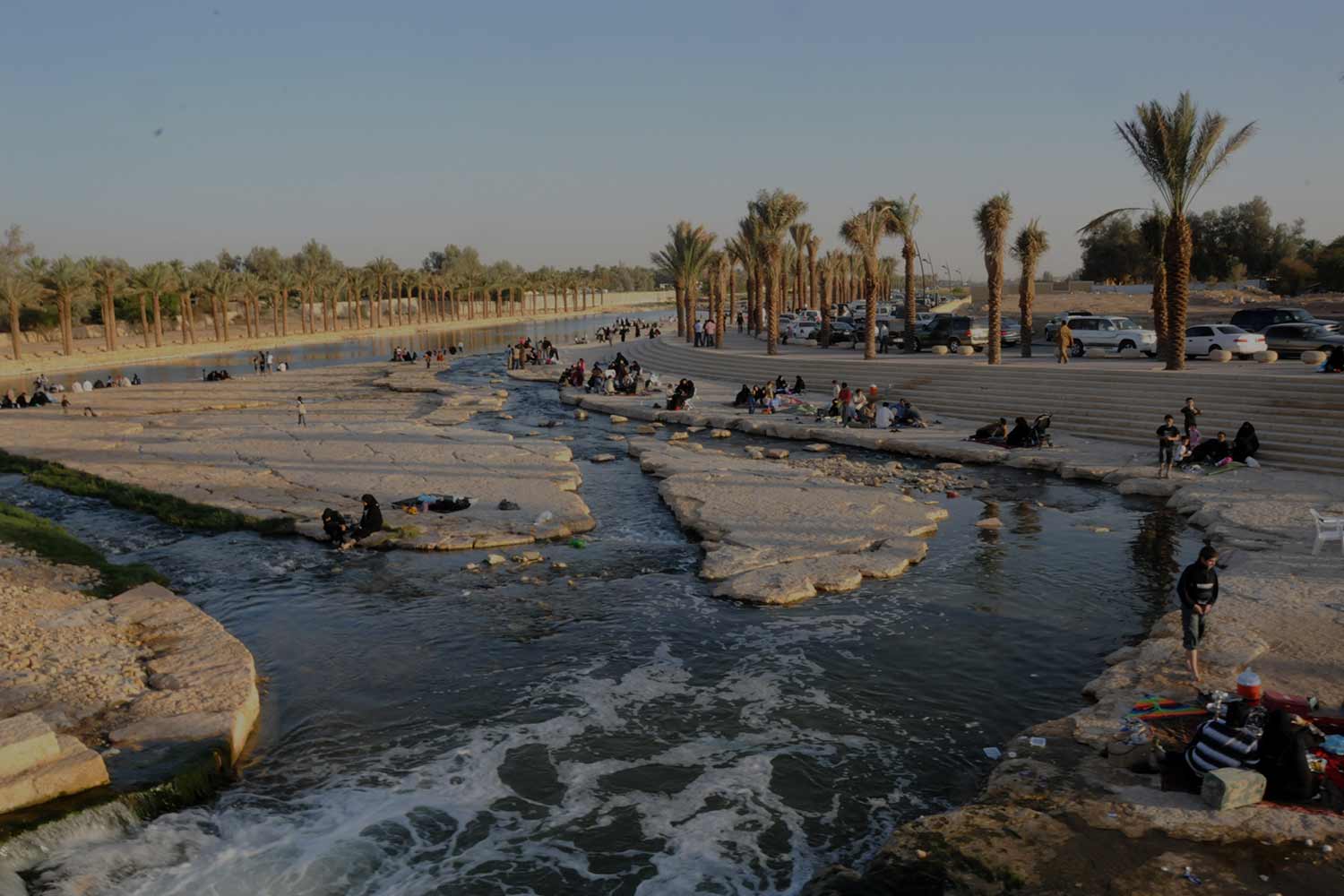 https://mdw-travel-data-us-east-1.s3.amazonaws.com/img/country/Saudi-Arabia/Wadi-Hanifa/img_03.jpg