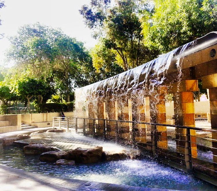 https://mdw-travel-data-us-east-1.s3.amazonaws.com/img/country/Saudi-Arabia/Waterfall-Park/img_03.jpg