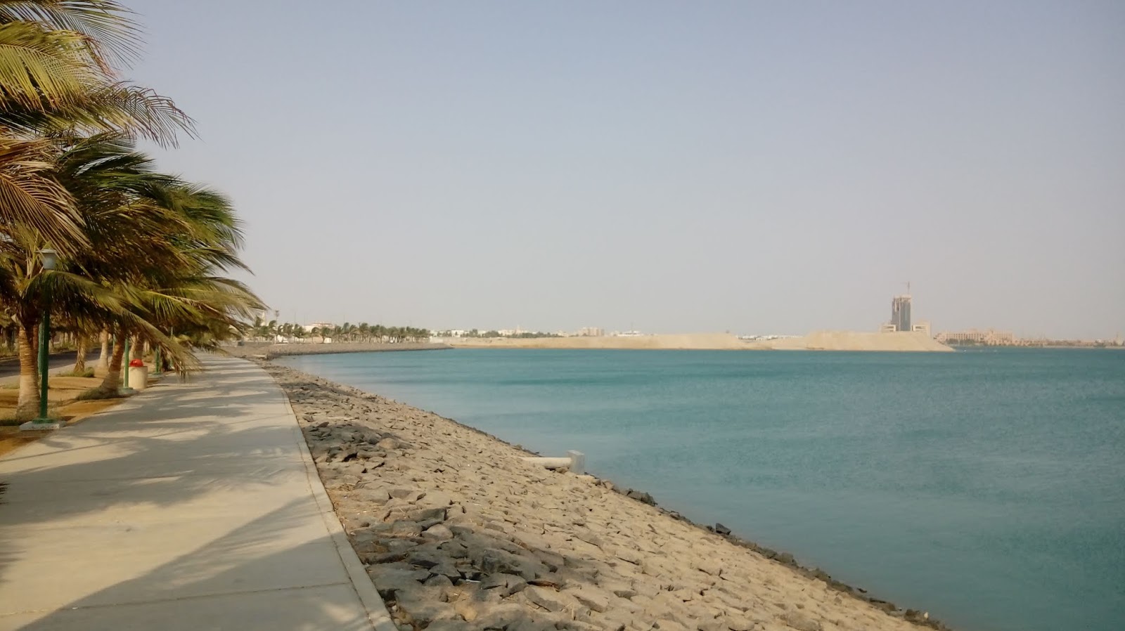 https://mdw-travel-data-us-east-1.s3.amazonaws.com/img/country/Saudi-Arabia/Yanbu-Corniche/img_02.jpg
