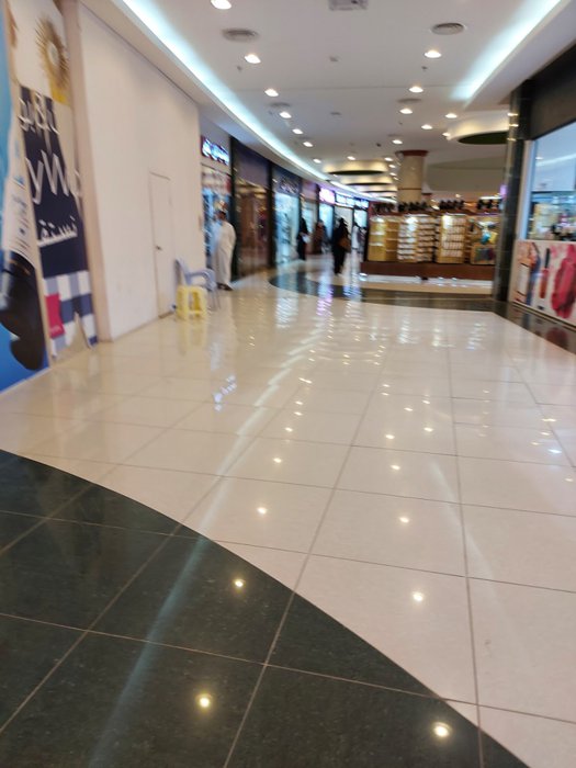 https://mdw-travel-data-us-east-1.s3.amazonaws.com/img/country/Saudi-Arabia/Yanbu-Mall/img_01.jpg