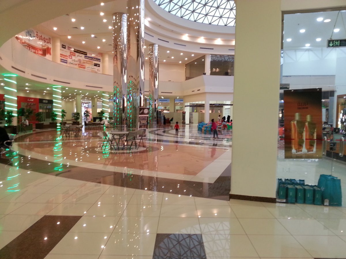 https://mdw-travel-data-us-east-1.s3.amazonaws.com/img/country/Saudi-Arabia/Yanbu-Mall/img_02.jpg