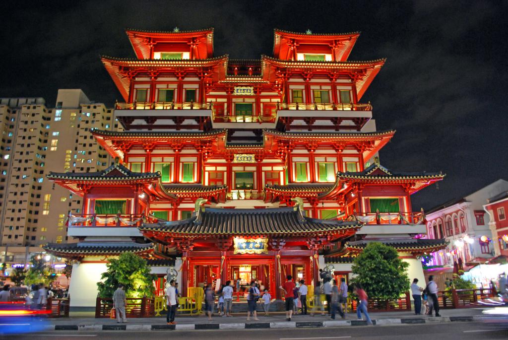 https://mdw-travel-data-us-east-1.s3.amazonaws.com/img/country/Singapore/Buddha-Tooth-Relic-Temple-and-Museum/img_01.jpg