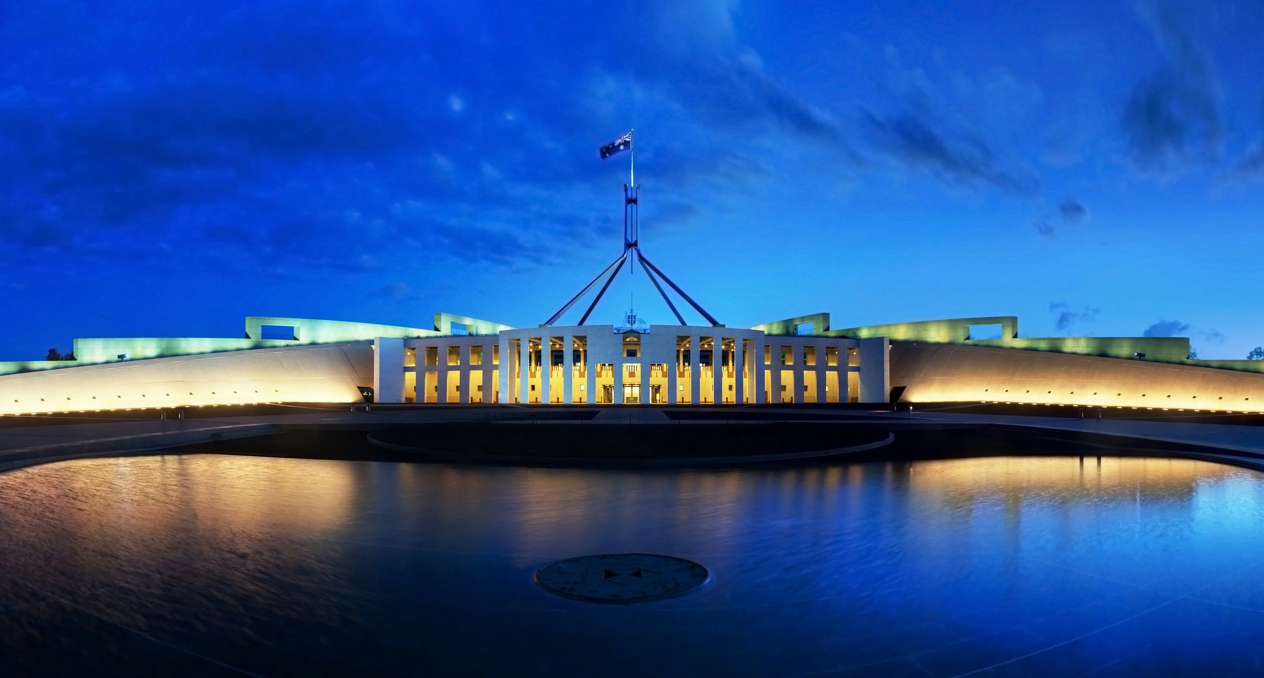 https://mdw-travel-data-us-east-1.s3.amazonaws.com/img/country/Singapore/Canberra-Link-EC/img_01.jpg